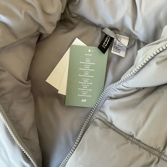 H&M Light Gray Cropped Puffer Vest - Picture 2 of 4